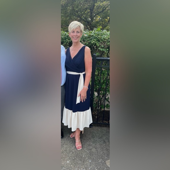 DKNY Navy and Cream Sleeveless Dress - Picture 6 of 6